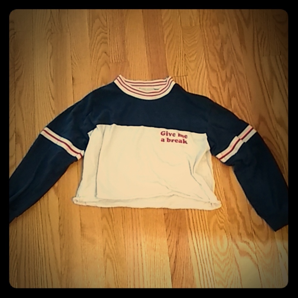 Cropped long sleeve shirt